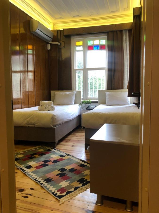 The Local Hostel & Guesthouse อิสตันบูล ภายนอก รูปภาพ