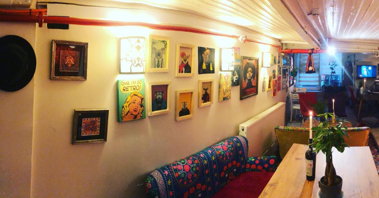 The Local Hostel & Guesthouse อิสตันบูล ภายนอก รูปภาพ
