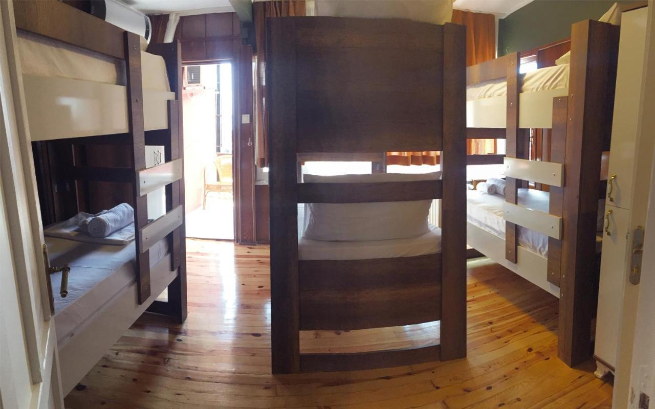 The Local Hostel & Guesthouse อิสตันบูล ภายนอก รูปภาพ