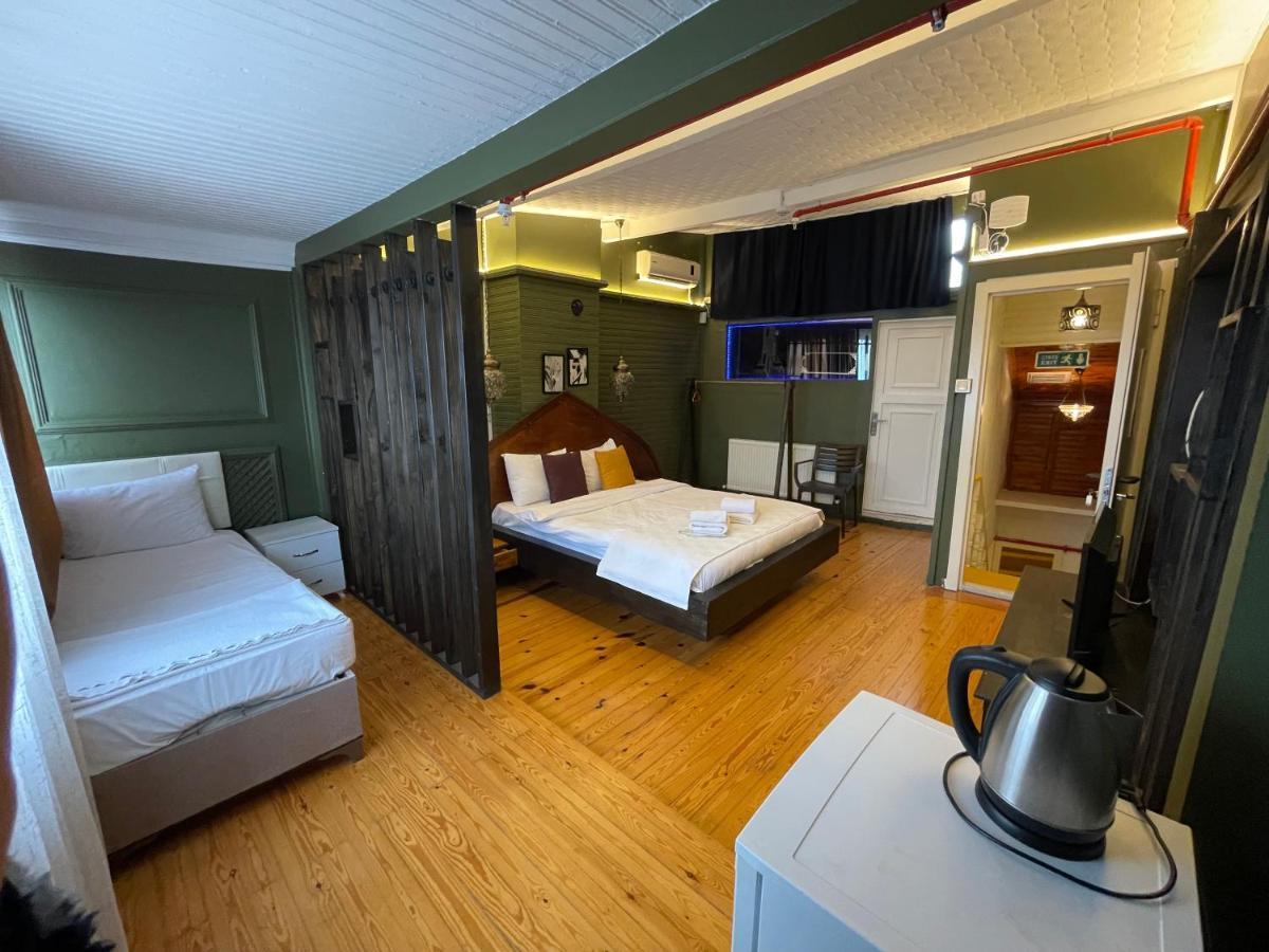 The Local Hostel & Guesthouse อิสตันบูล ภายนอก รูปภาพ