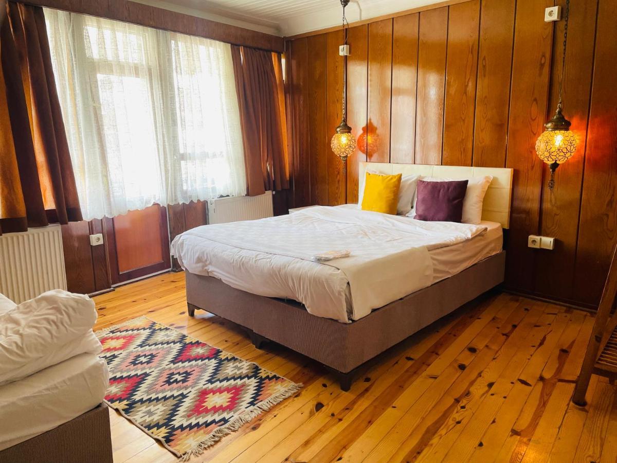 The Local Hostel & Guesthouse อิสตันบูล ภายนอก รูปภาพ